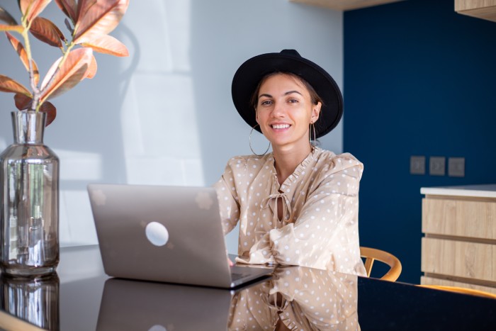 نیلوفر محمدخانی